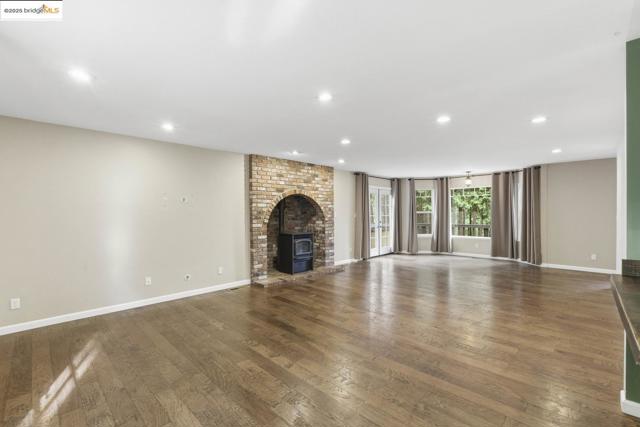 2136 Silver DR, Arnold CA: https://media.crmls.org/mediaz/c728ad83-f598-4d13-9185-87f419c9f878.jpg