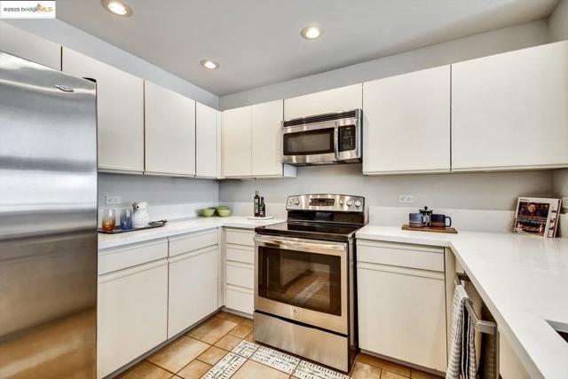 245 Perkins ST, Oakland CA: https://media.crmls.org/mediaz/c728e898-5fba-4168-ad99-cc65c9d263f4.jpg
