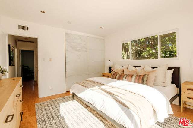 3625 Berryman Avenue, Los Angeles CA: https://media.crmls.org/mediaz/c7295b07-52f4-4428-b4e7-4951bc838c5f.jpg