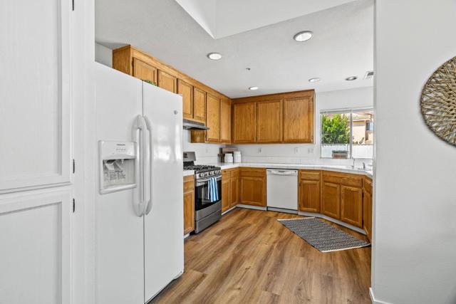 910 Cortina Way, Salinas CA: https://media.crmls.org/mediaz/c72adcce-a2ee-44f8-846c-fcc29bd7a523.jpg