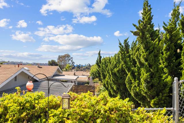 3560 Santa Maria Street, Oceanside CA: https://media.crmls.org/mediaz/c72b60d6-807f-4f99-b1a0-5106694fe8ba.jpg