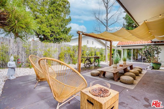 4101 Tarrybrae Terrace, Tarzana CA: https://media.crmls.org/mediaz/c72b887e-2124-4893-b3e7-8bed44ada974.jpg