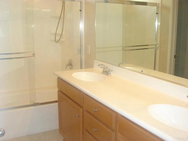 Detail Gallery Image 12 of 16 For 2856 Escala Cir, San Diego,  CA 92108 - 3 Beds | 3/1 Baths