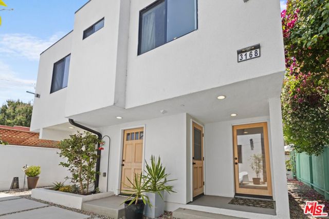 3170 Glenmanor Place, Los Angeles CA: https://media.crmls.org/mediaz/c72ccff5-a368-412b-959d-6ac8b3ada238.jpg