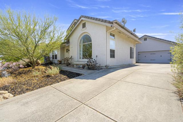 16373 Juan Hernandez Drive, Morgan Hill CA: https://media.crmls.org/mediaz/c72cd436-e8d2-4e31-b146-e41460171e56.jpg