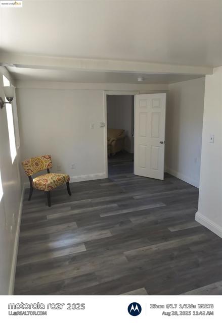 2820 LINDEN ST, Oakland CA: https://media.crmls.org/mediaz/c72dfb3d-f4d4-4002-8f07-7f8bca3d7a4f.jpg