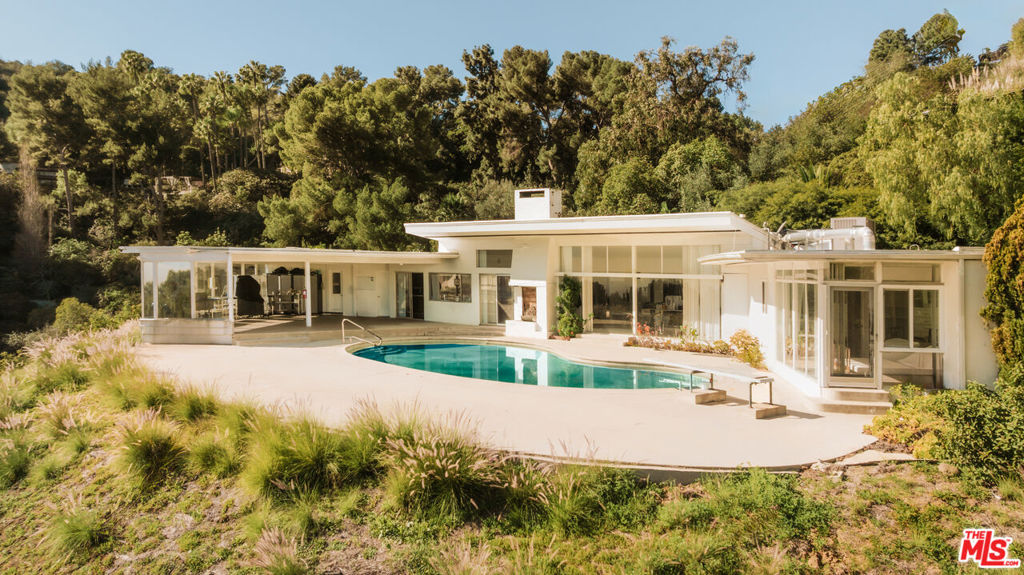 7300 Mulholland Drive