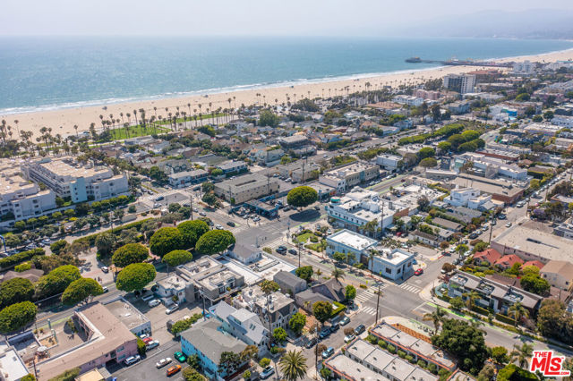 2622 2nd Street, Santa Monica CA: https://media.crmls.org/mediaz/c72f099c-f466-48a7-aad1-1f081ef36106.jpg