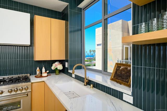 495 S Cleveland St, Oceanside CA: https://media.crmls.org/mediaz/c72f7ee3-9a7d-4c50-ace4-6b80b12066a0.jpg