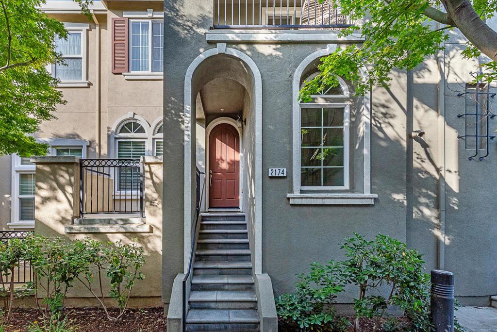 2174 Sunstruck Court