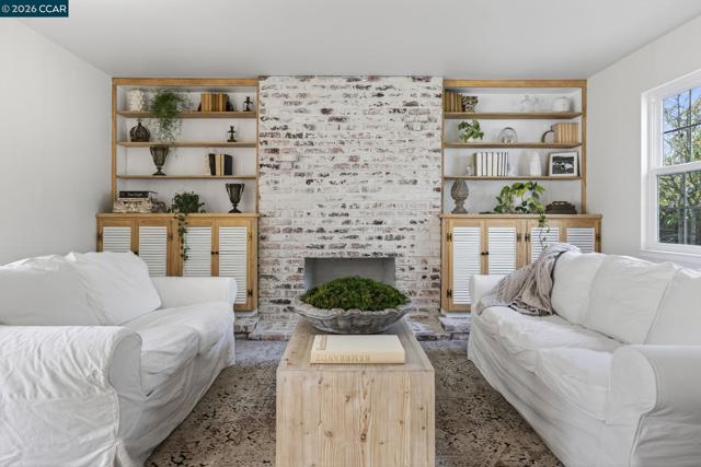 Image 3 of 41 For 1656 Foothill Park Circle