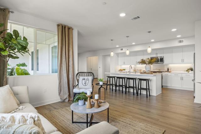 2870 Wagon Wheel Road, Oxnard CA: https://media.crmls.org/mediaz/c730a0f5-b52e-4820-b058-81b191b242d6.jpg