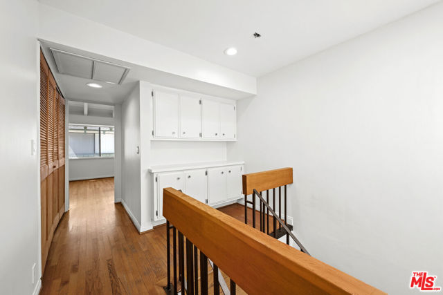 357 S El Camino Drive, Beverly Hills CA: https://media.crmls.org/mediaz/c730bf02-4cc0-4d1e-987d-a29d337f42df.jpg