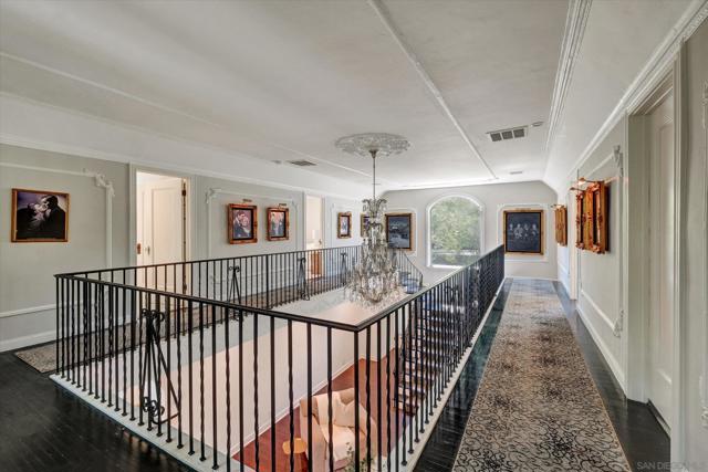 1901 N Catalina Street, Los Angeles CA: https://media.crmls.org/mediaz/c73276cf-7e76-4e69-90a5-0814592da8bf.jpg