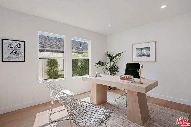 Image 21 of 29 For 4525 Greenbush Avenue