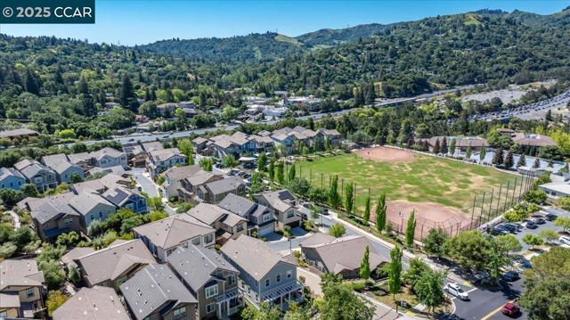 38 Citron Knoll, Orinda CA: https://media.crmls.org/mediaz/c7334665-0775-419d-895e-a1ecc5cf399d.jpg