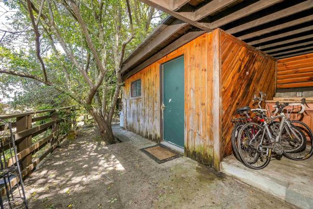 21 Red Rock Way, San Rafael CA: https://media.crmls.org/mediaz/c73364b4-6dbd-41bc-8ef1-4e8dc978534e.jpg