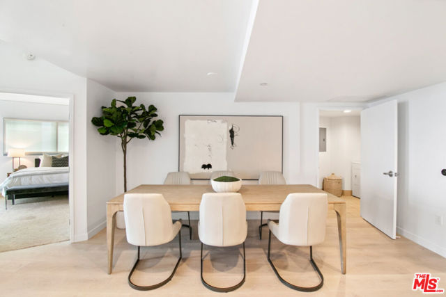 13650 Marina Pointe Drive, Marina del Rey CA: https://media.crmls.org/mediaz/c734165f-da36-49cb-86b6-4e460b7464ce.jpg