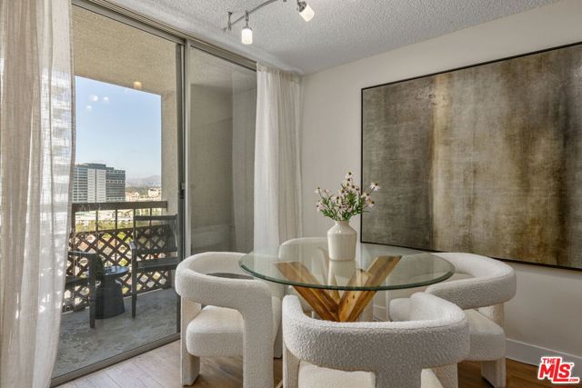 10751 Wilshire Boulevard, Los Angeles CA: https://media.crmls.org/mediaz/c7342832-ee01-4735-97af-11298e76372a.jpg