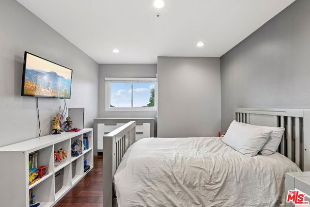4 Bed Home for Sale in Los Angeles, California