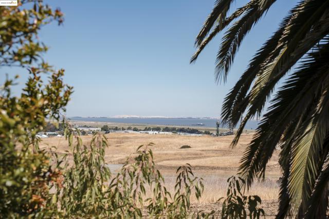41 Corte Dorado Ct., Benicia CA: https://media.crmls.org/mediaz/c7352754-064f-4380-b800-c119d4895078.jpg