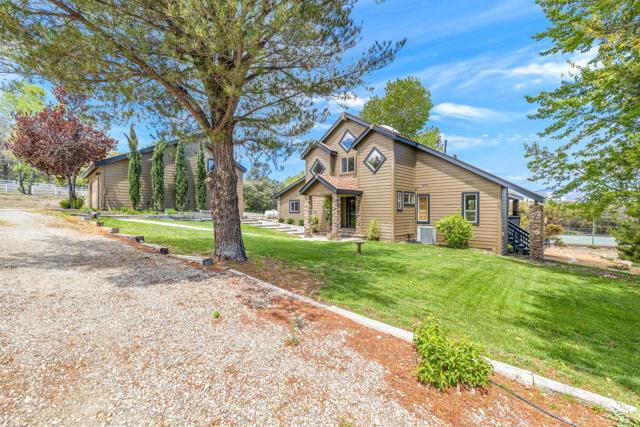 36958 Goldshot Creek Road, Mountain Center CA: https://media.crmls.org/mediaz/c736362f-f1cb-4d88-bbaa-455bef67a7b6.jpg