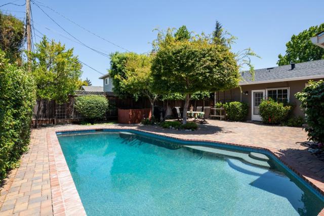 2726 Saint Giles Lane, Mountain View CA: https://media.crmls.org/mediaz/c7365baf-1971-4796-819a-7751913c31b8.jpg