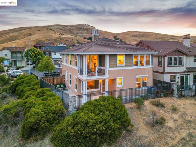 6686 Chalk Hill Ln, Vallejo CA: https://media.crmls.org/mediaz/c736cad8-edbc-4db2-bbc9-b71e760982f1.jpg