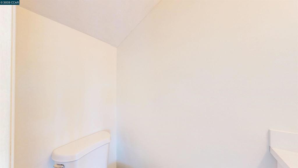 https://media.crmls.org/mediaz/c737e3f1-2ae0-44bb-9fd8-d227f42ec5eb.jpg?preset=X-Large