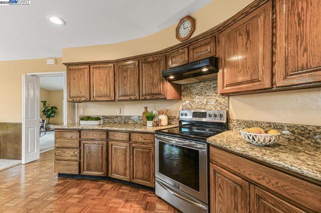 1047 Innsbruck St, Livermore CA: https://media.crmls.org/mediaz/c73815f6-d812-4f7b-9663-b80443623dcd.jpg