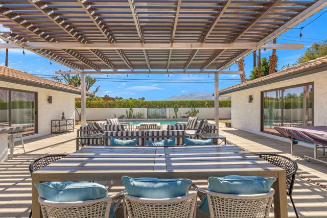 505 N Camino Real, Palm Springs CA: https://media.crmls.org/mediaz/c7383963-9160-40f6-8962-362f6141604f.jpg