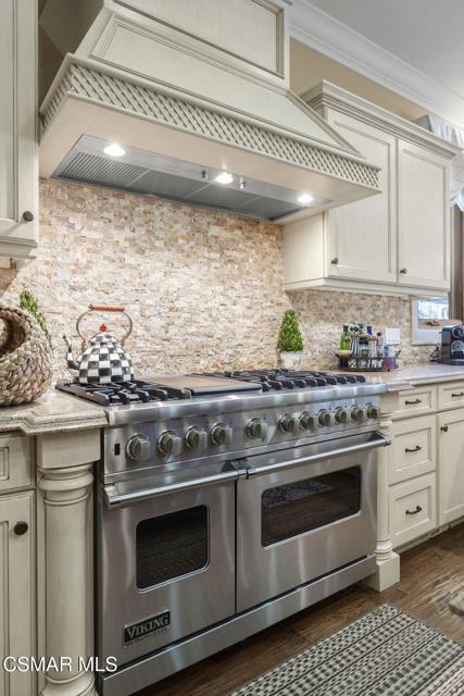 82 Queens Garden Drive, Thousand Oaks CA: https://media.crmls.org/mediaz/c738a69d-6cd5-45a8-8a35-7695b44dc80a.jpg