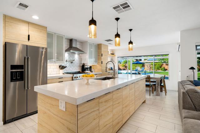 74277 Myrsine Avenue, Palm Desert CA: https://media.crmls.org/mediaz/c738bbf3-1be1-43bc-a218-96225755badd.jpg