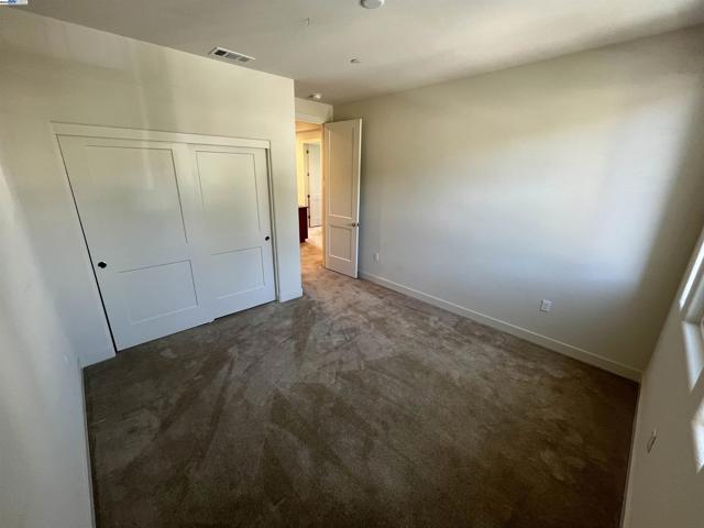 17659 Whisper Ln, Castro Valley CA: https://media.crmls.org/mediaz/c7395076-074c-4e13-b54b-e97e91d980d6.jpg