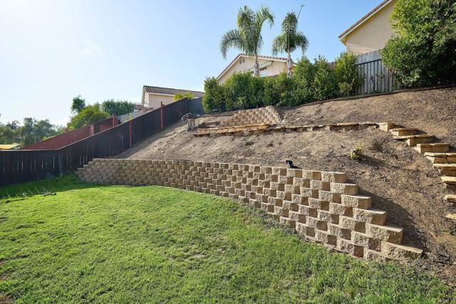 29720 Gracilior Drive, Escondido CA: https://media.crmls.org/mediaz/c73a81e1-a6cb-40cc-b22e-2e02936f856b.jpg