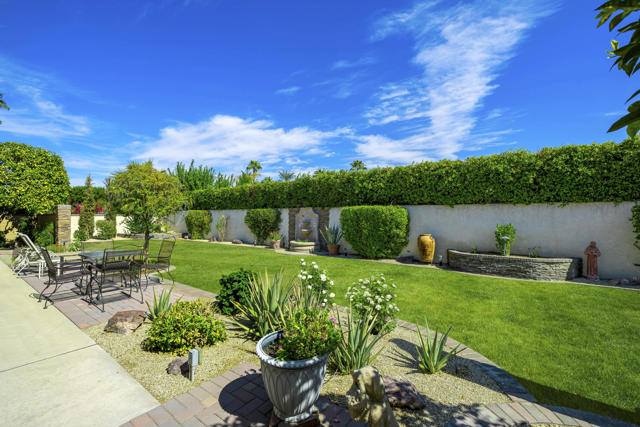 66 Dartmouth Drive, Rancho Mirage CA: https://media.crmls.org/mediaz/c73ab63f-1743-4620-8727-8897a47f369a.jpg