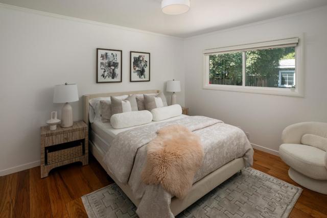 819 Laurel Avenue, Menlo Park CA: https://media.crmls.org/mediaz/c73ae0d7-23e3-4262-85ee-310f99214617.jpg