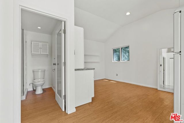 5705 Sunnyslope Avenue, Valley Glen CA: https://media.crmls.org/mediaz/c73b3950-ead7-47d3-b341-628597cfa2e7.jpg