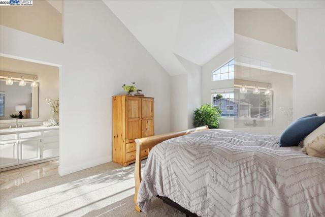 2211 Oakland Ave, Pleasanton CA: https://media.crmls.org/mediaz/c73b7a79-f153-48b6-afc4-243f2bbe2d63.jpg