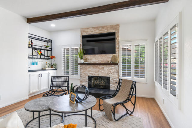 48245 Calle Floristas, La Quinta CA: https://media.crmls.org/mediaz/c73c81bc-e416-4b82-87cd-b6da366bad11.jpg