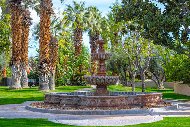 2345 S Cherokee Way, Palm Springs CA: https://media.crmls.org/mediaz/c73c97f6-7bcd-49cd-a244-3c1dbabdf618.jpg