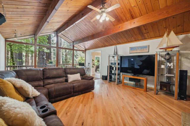 17520 Comanche Trail, Los Gatos CA: https://media.crmls.org/mediaz/c73cf3fb-199e-472d-9e5d-cc438586920c.jpg