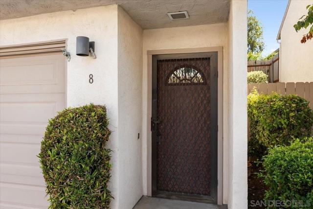 5470 Baltimore Dr, La Mesa CA: https://media.crmls.org/mediaz/c73cf74a-3037-45bd-9e4d-936a0993186c.jpg