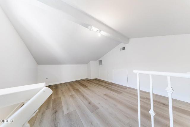 Detail Gallery Image 17 of 24 For 19314 Valerio St, Reseda,  CA 91335 - 3 Beds | 2/1 Baths