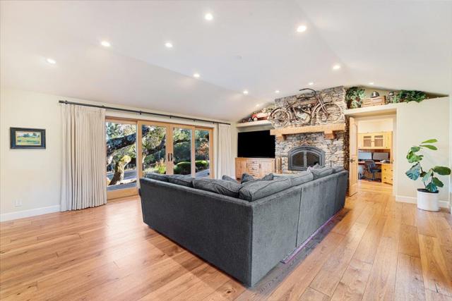 7409 Hihn Road, Ben Lomond CA: https://media.crmls.org/mediaz/c73e410f-774f-4694-9b4e-8e991ea6cfd8.jpg