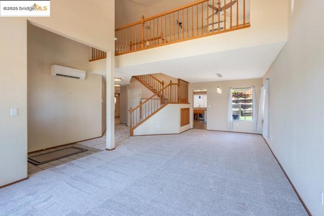 1003 Linda Vista Way, Rio Vista CA: https://media.crmls.org/mediaz/c73ebe2a-0053-4ead-aaba-3923797a0289.jpg