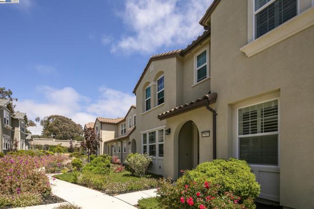 17819 Banks Street, Marina CA: https://media.crmls.org/mediaz/c73ec6e7-c03f-4ec6-a61b-cf0b98c70f8a.jpg