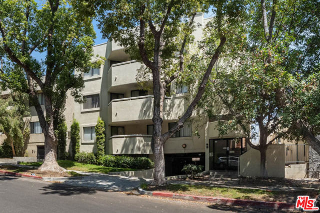 554 East San Jose Avenue, 203 photo 2