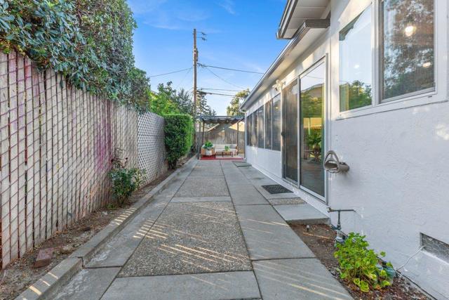 1417 Usona Drive, San Jose CA: https://media.crmls.org/mediaz/c7400a9e-0db6-4006-b895-d35a8e387811.jpg