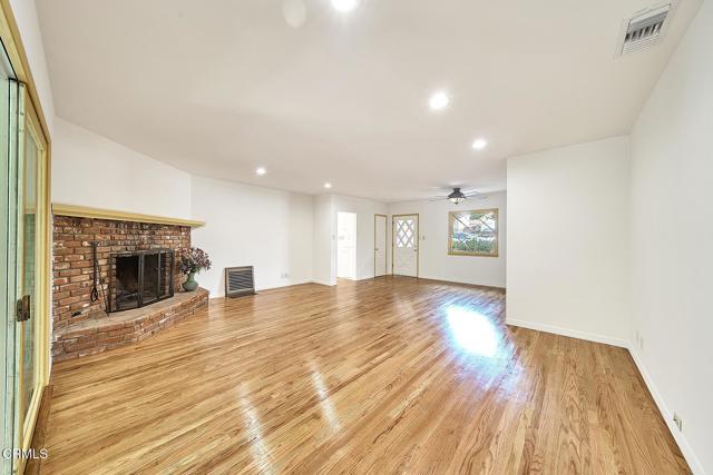 Detail Gallery Image 5 of 23 For 3106 Honolulu Ave, La Crescenta,  CA 91214 - 4 Beds | 2 Baths
